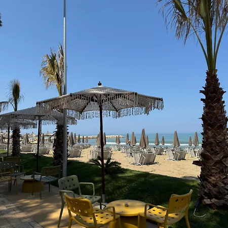 Casa Dei Pini Blu Tatil Evi *