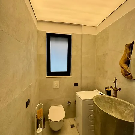 Casa Dei Pini Blu * Golem (Tirana)