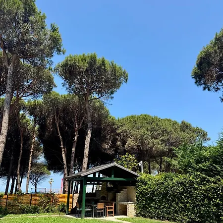 Vakantiehuis Casa Dei Pini Blu Golem (Tirana)