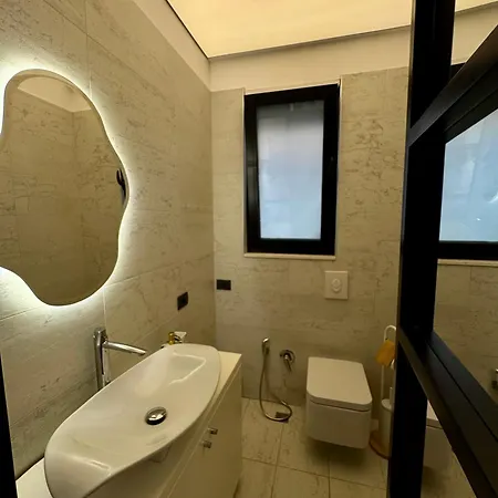 Casa Dei Pini Blu * Golem (Tirana)